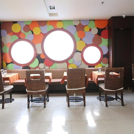 Hotel Santika 폰티아낙 외부 사진