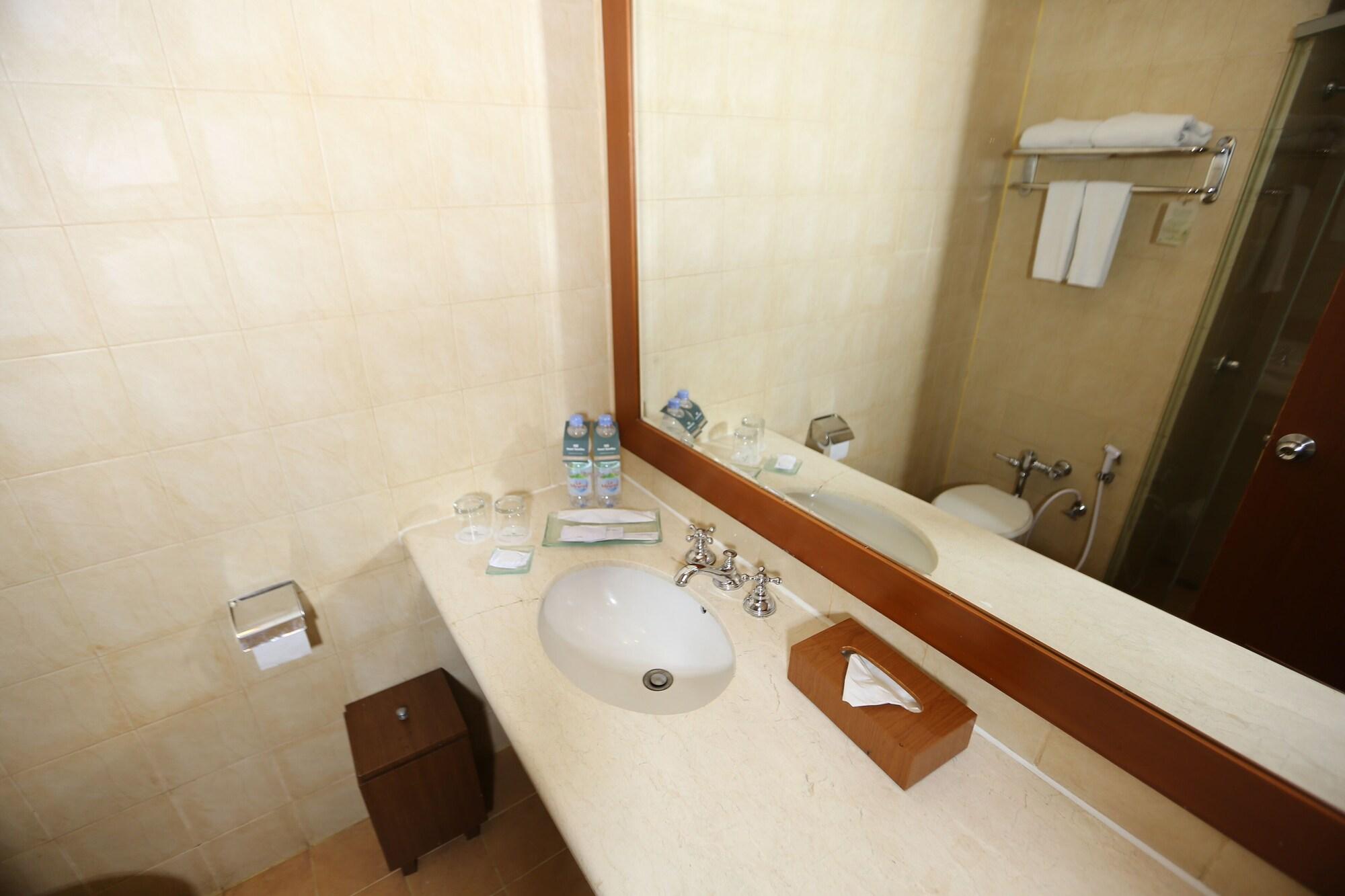Hotel Santika 폰티아낙 외부 사진