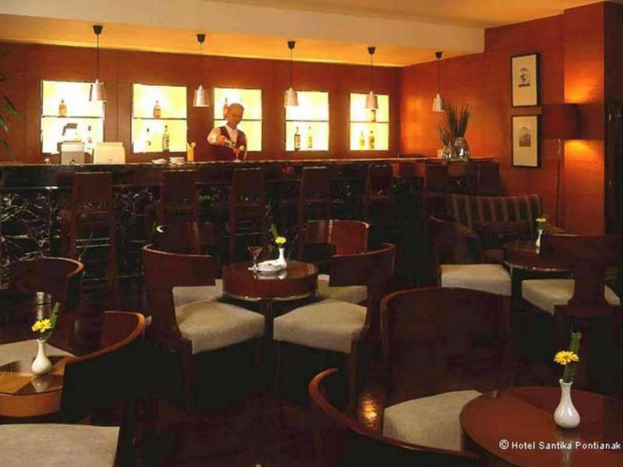 Hotel Santika 폰티아낙 외부 사진