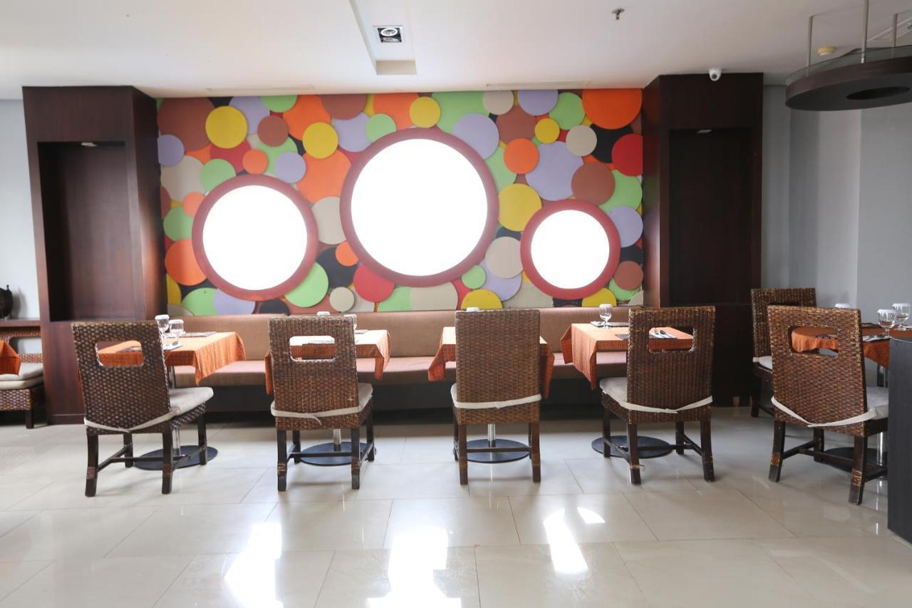 Hotel Santika 폰티아낙 외부 사진
